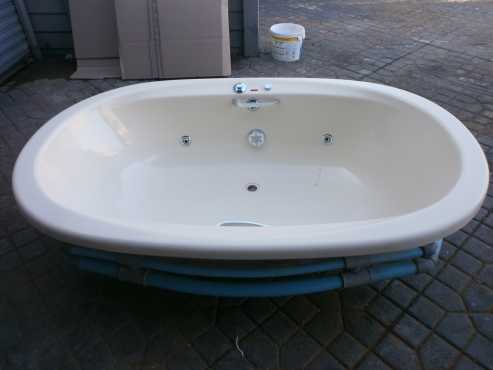 Oval Jetted Spa Bath For Sale