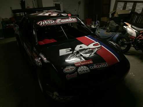 Oval track car