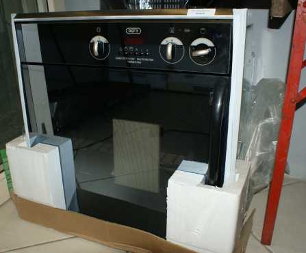 Oven (eyelevel Thermo), Stove (cookerhood) and Hob (extractor fan) - brand spanking new.