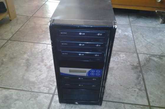 P4 tower 2.66 Ghz, 120 gig hard drive, 512MB memory, DvD Writer etc.