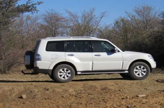 Pajero Pearl white 3.2 GLS DID. 2009 4x4 . Pajero is still in a very good condition.