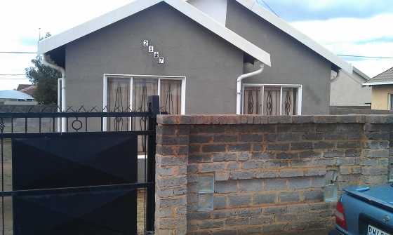 PAL SPRINGS STRETFORD R450 000