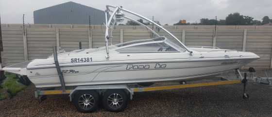 Panache 2250LX with MerCruiser MPI 5L Fuel Injected V8 Inboard motor