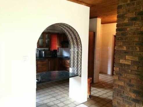 Parktown near ABSA and KPMG 3bedrooms, bathroom, kitchen, lounge, Rental R6000