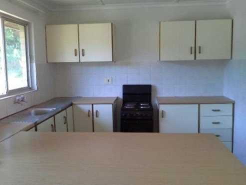 Parkwood, 2beds, bathroom, kitchen, lounge Rental R6500 Call 079-9391916