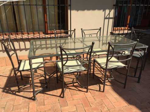 PATIO SET. STEELALUMINIUM FRAME TABLE WITH 10mm SAFETY GLASS TOP, 6 x RATTAN CHAIRS