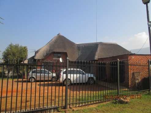 Peaceful farm with 3 Bedroom House 17km West of Pretoria