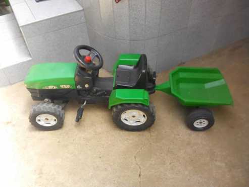 Pedal tractor with trailer