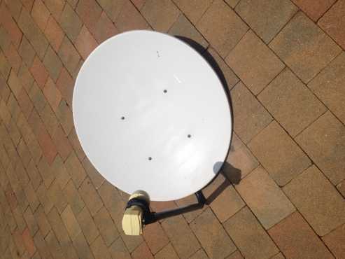 Personal Video Recorder for sale with matching Satelite Dish (7266cm)