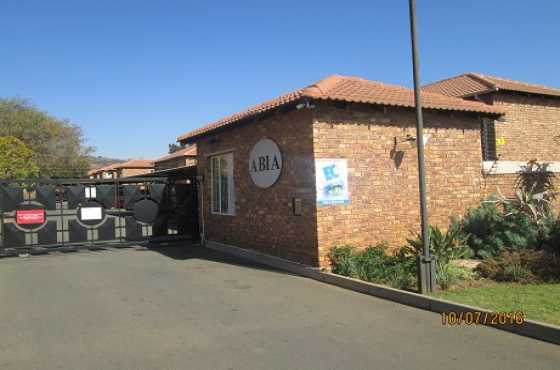 Pet friendly neatest duplex in Allen039s Nek, Roodepoort