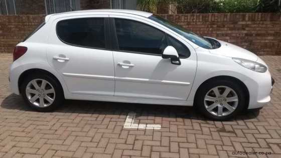 Peugeot 1.6 HDI XS 5dr 2006