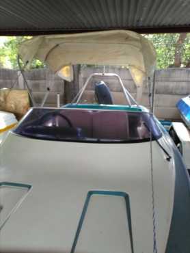 Pheonix speed boat with sun canopy for sale