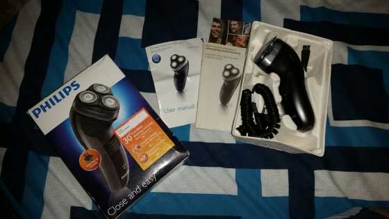 PHILIPS close and easy shaver. With pop up trimmer