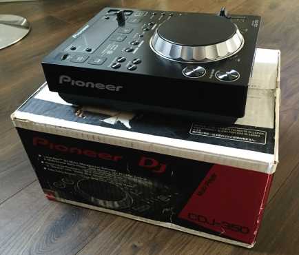 Pioneer CDJ-350 and DDJ-2000 Performance Multi Player