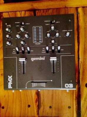 Pioneer CDJ 800 and Gemini two-way mixer