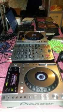 pioneer cdj 850 with cdj800 including  bearinger 4 chanel mixer