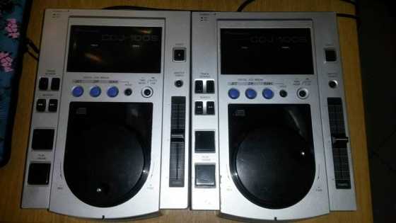 Pioneer CDJ100 X 2 - 100 working condition, recently serviced