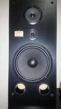 Pioneer Music System amp 2 Speakers te koop