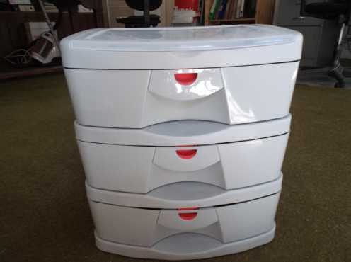 plastic drawer unit