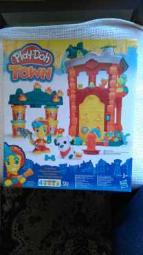 Play-Doh TOWN Firehouse Set