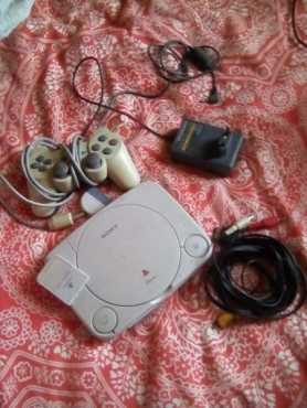 Play station 1 te koop met 21 games