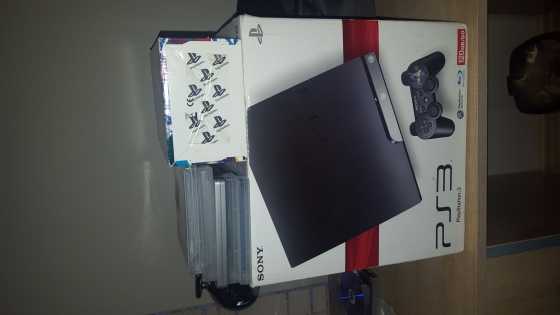 Playstation 3, 5 controllers, 6 games and playstation move. All inclusive