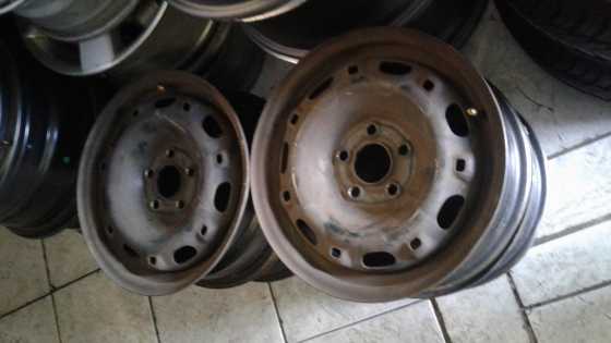 Polo vivo steal rims size 14 and other various steal rims