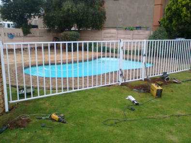 pool fencing manufacturin