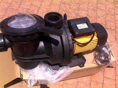 POOL PUMP NEW FROM LAWNit MORELETA PARK