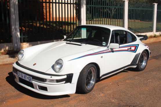 PORSCHE 930 TURBO