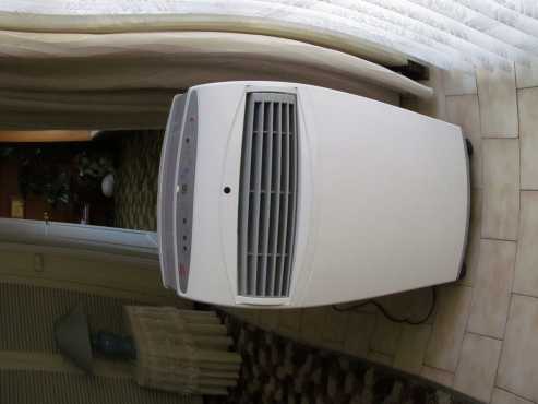 PORTABLE AIR CONDITIONER