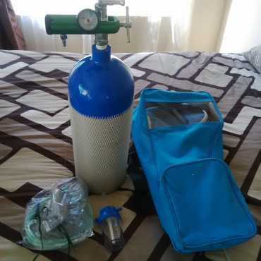 Portable oxygen cylinder with carry bag and accessories for sale