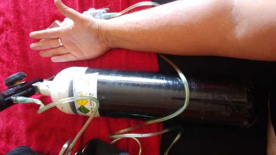 Portable oxygen tank