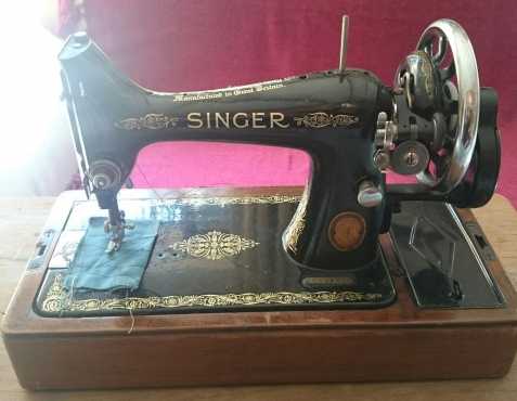 Portable Singer Sewing Machine