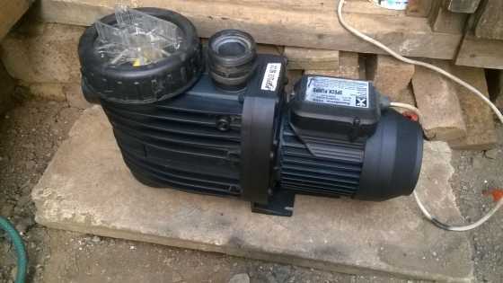 Practically new pool pump