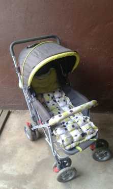 PRAM amp CARSEAT FOR SALE