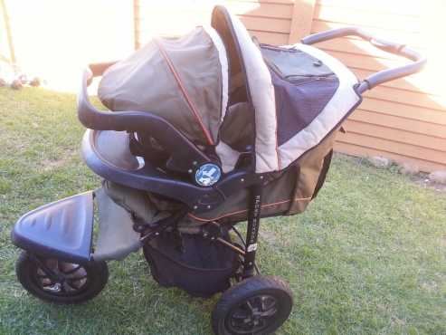 Pram with carrier seatcarseat