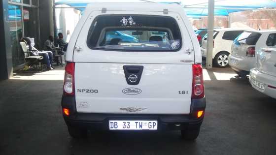 Pre owned 2014 Nissan NP 200 1.6i  engine