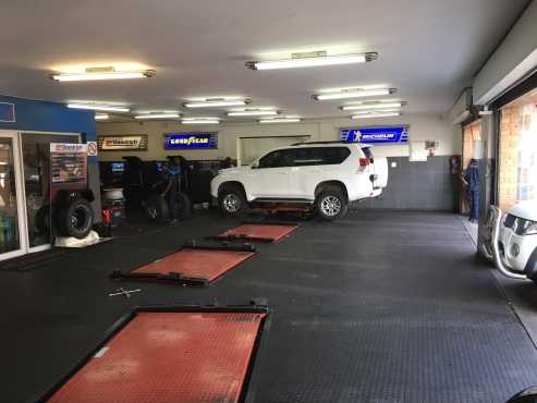 PRIME RETAIL SPACE  SHOWROOM IDEAL FOR A TYRE FITMENT CENTRE TO LET IN THE HEART OF CENTURION