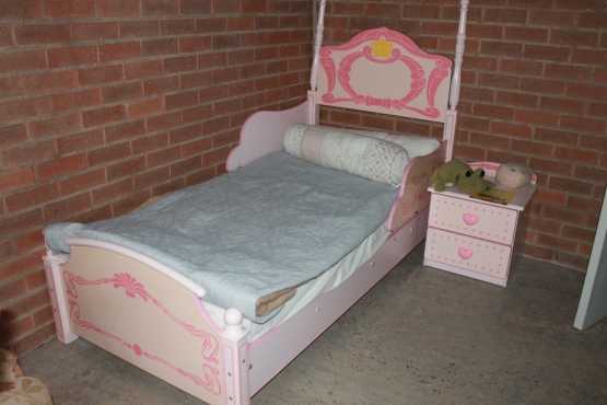 PRINCESS BED amp SIDE DRESSER