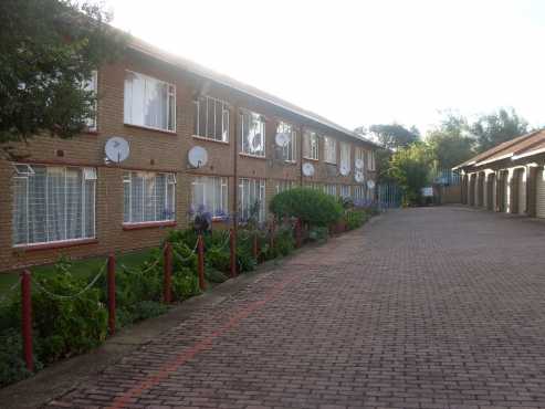 Princess Roodepoort 2-bedroom 1-bathroom Neat Apartment