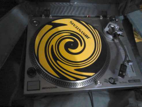 professional JBL DJ turntables for sale with vinyls