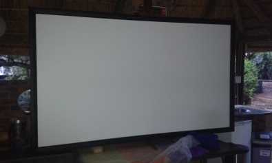 Projector screen