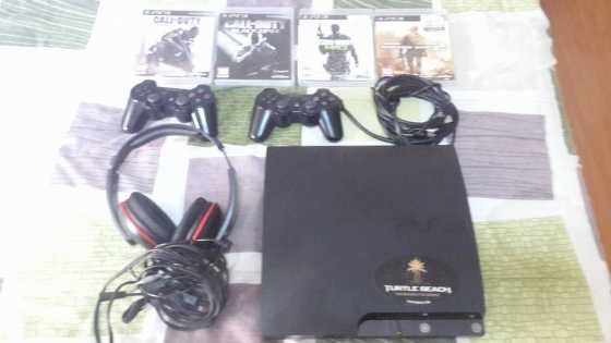 Ps3 100 working with earphones, 2 controls and 4 games