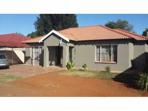 Pta North 3 Bedroom Townhouse In Small Complex