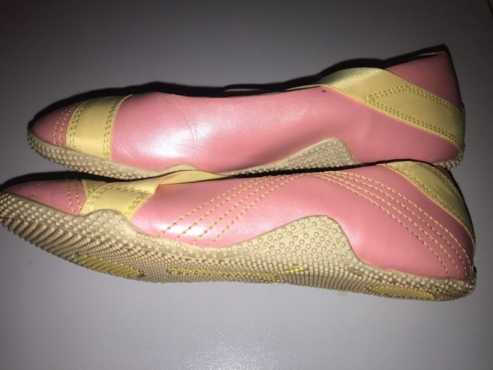 Puma Girl Shoes - Size UK 1  US 2