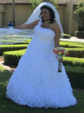 Pure white Wedding dress for sale in Pretoria. R4200 negotiable.