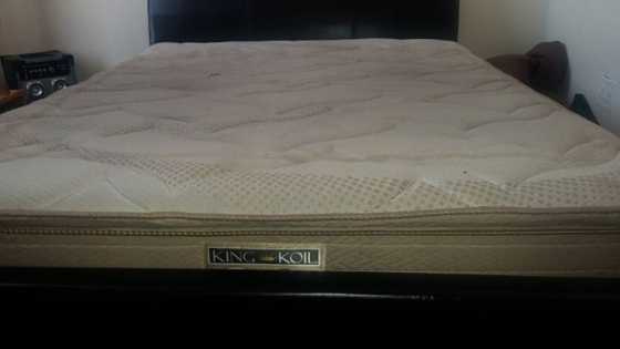 Queen size bed mattess