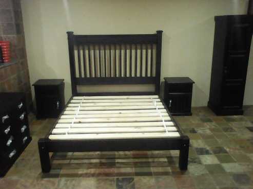 QUEEN SIZE BEDROOM SET.