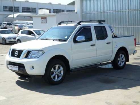 R10000 Cash Back  2013 Nissan Navara 2.5 dCi LE 4x4 Double Cab